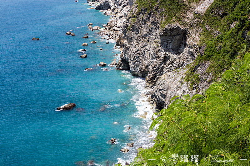 【花蓮│臨岸美學】 七星潭 山海景交織而成的迷人海岸，清水斷崖 鬼斧神工令人讚嘆， 以及臺灣最美麗的步道砂卡礑！