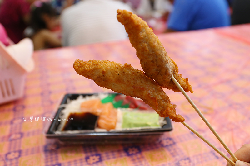 東港華僑市場　上讚旗魚黑輪